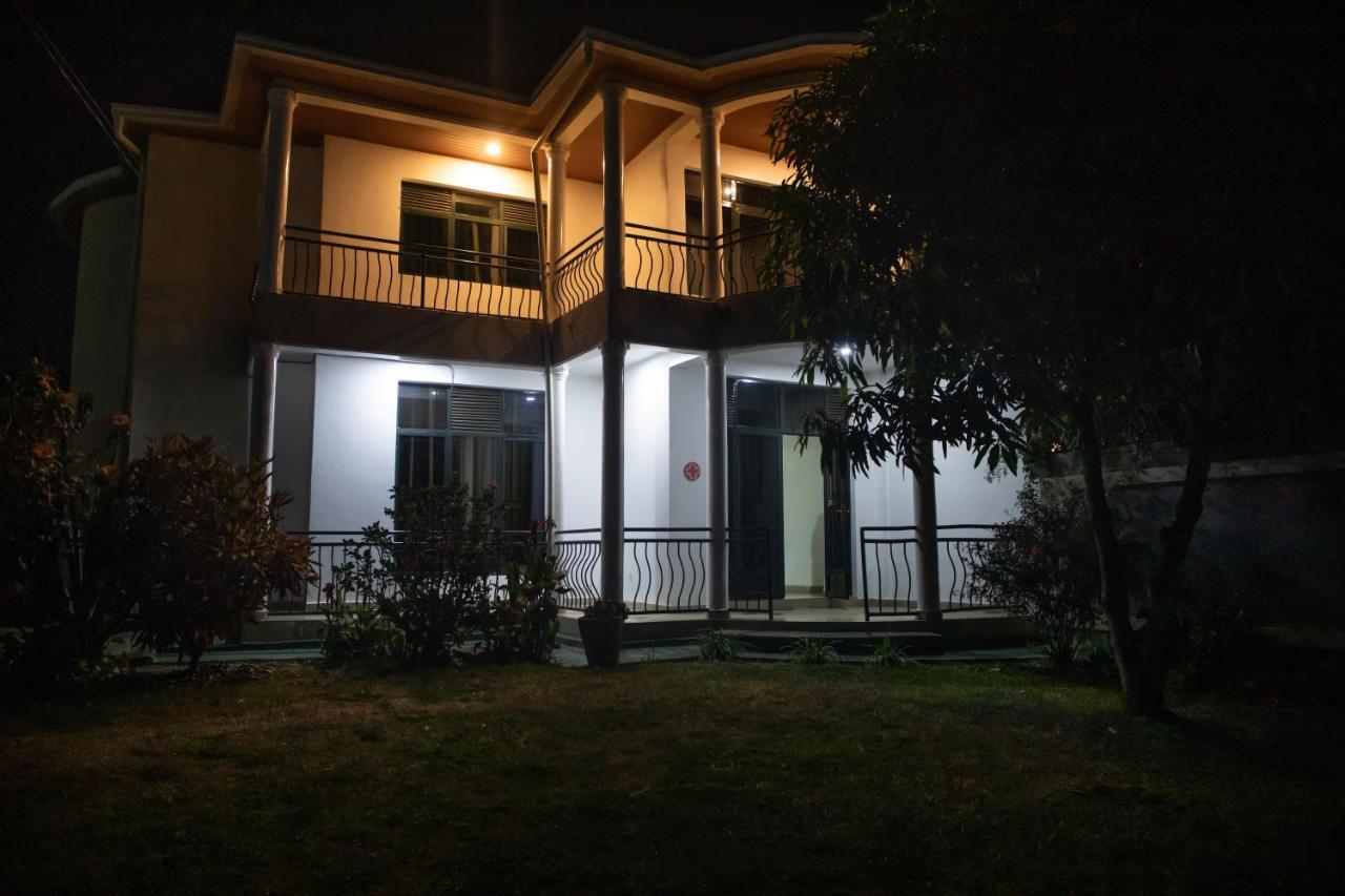 Kubus Homes Кигали Екстериор снимка
